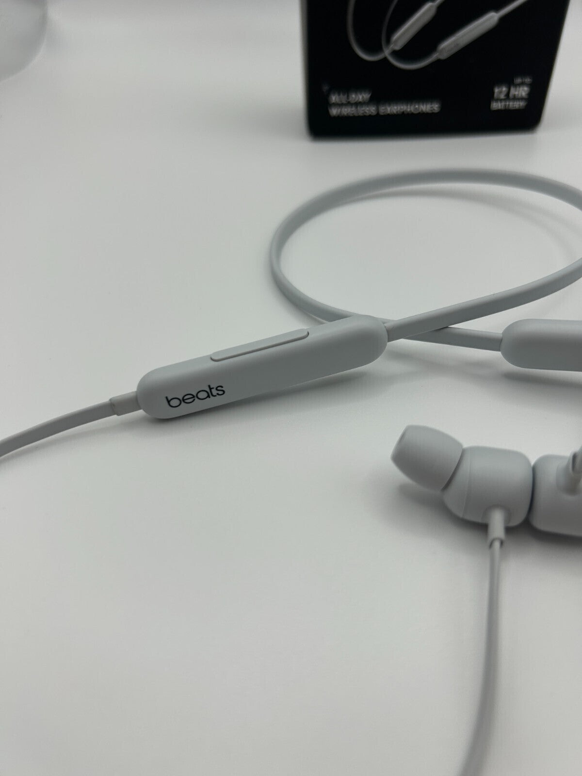 Beats – Flex In-Ear Kopfhörer Bluetooth, W1 Chip, 12h Akku, Magnetisch, Grau