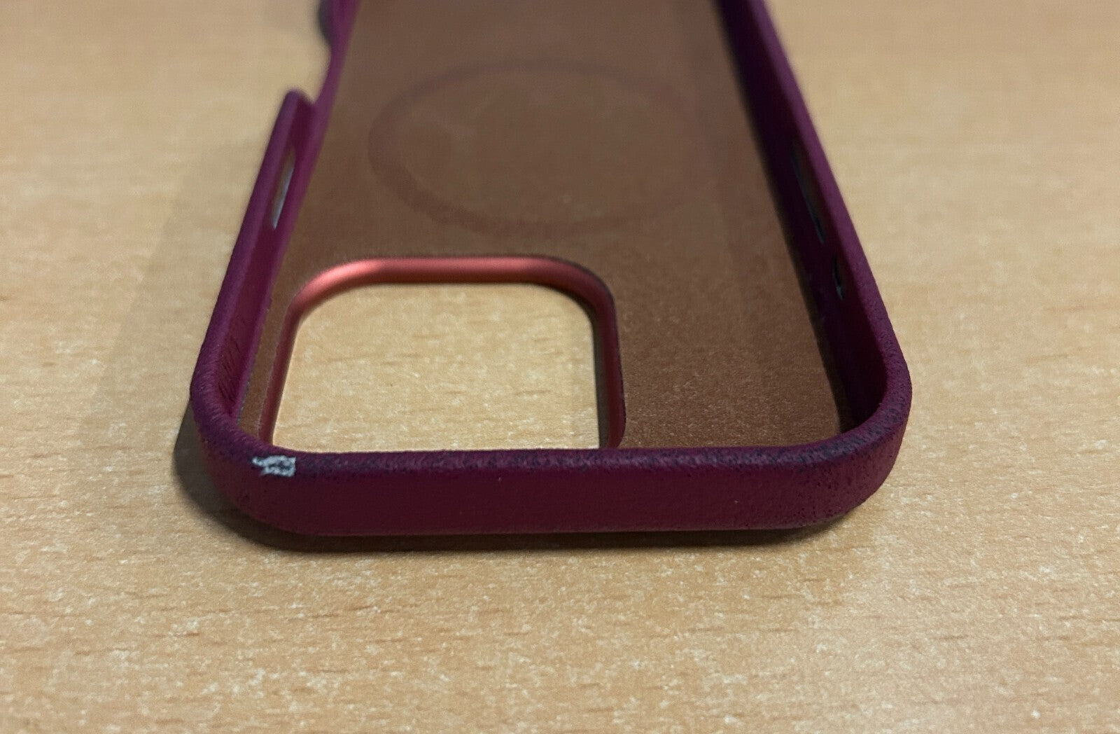 OtterBox – Symmetry iPhone 16 Pro Hülle, MagSafe, stoßfest, rot, Leder-Case