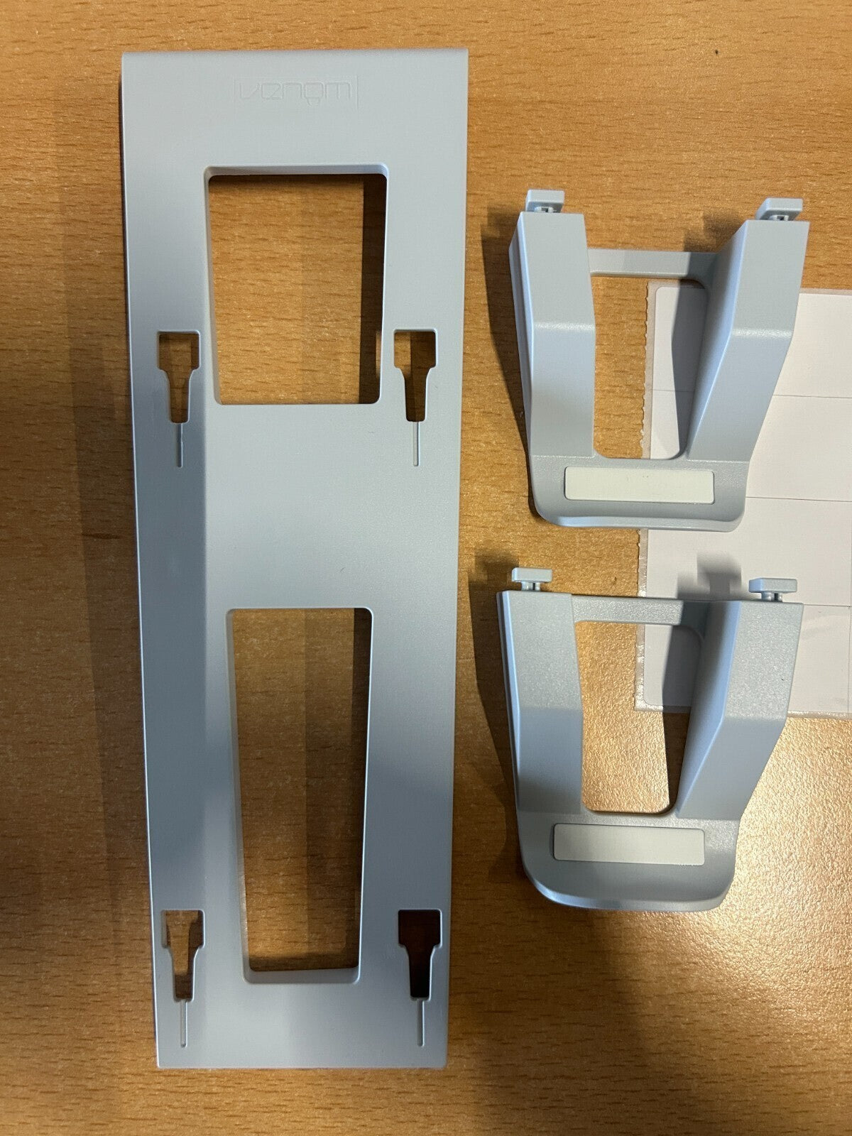 Venom– PS5 Controller Rack Halterung Wandhalter für DualSense Gamepads Weiß/Grau