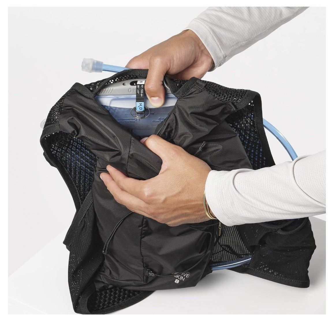 Salomon – Active Skin 8, Hydrationsweste Trailrunning Hiking MTB, XS, Schwarz